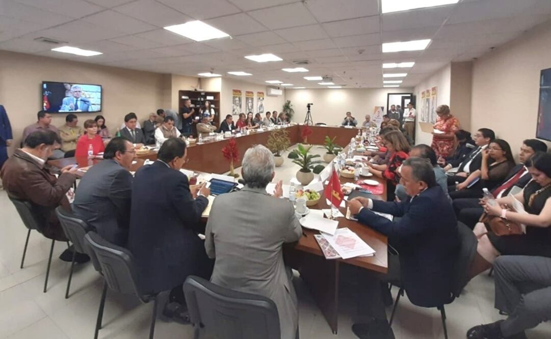 Reunión Plenaria de diputados de la 4T previa al inicio del primer Periodo Ordinario de Sesiones del segundo año de ejercicios de la Cámara de Diputados. Foto: @OscarGonzalezYa