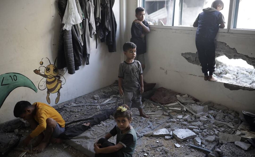 Para poder proteger a los niños de Gaza de esta enfermedad, el personal de la organización en Gaza necesita "libertad de movimiento absoluta", lo que implica un alto el fuego, dijo el jefe de la OMS. Foto: AP