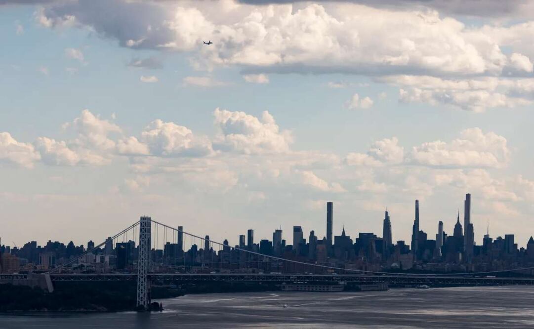 Fotografía de archivo de la ciudad de Nueva York a través del río Hudson. Foto: EFE