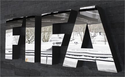 Tormenta perfecta igual a FIFA vs UEFA y Conmebol