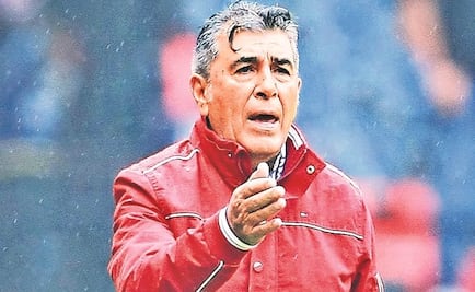 Reinoso deja definitivamente cargo de DT en Veracruz por enfermedad