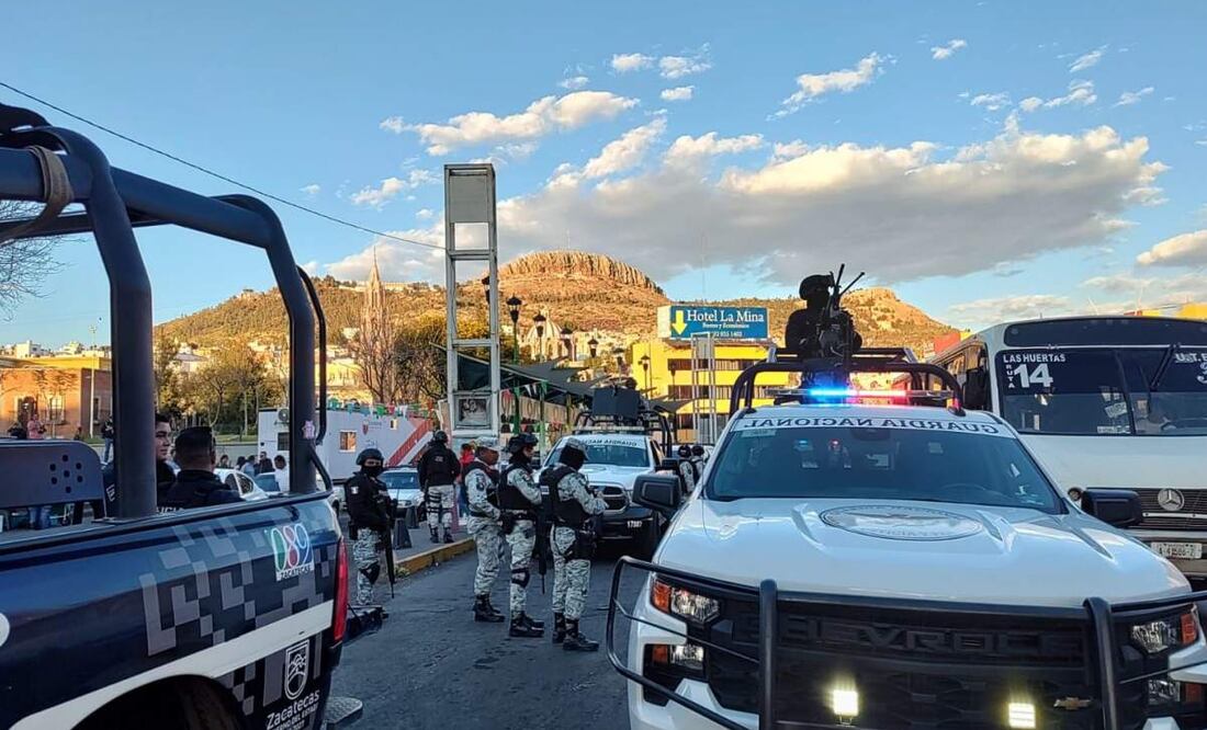Matan a un hombre en puente peatonal en plena zona centro de Zacatecas (04/02/2025). Foto: Diana Valdez / EL UNIVERSAL