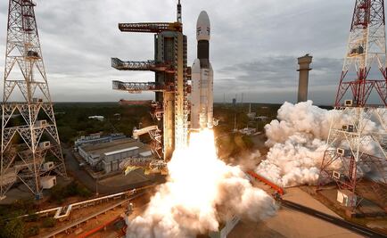 India lanza con éxito su misión al inexplorado polo sur de la Luna