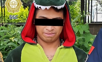 Detienen a sujeto disfrazado con pijama de dinosaurio; habría asaltado a una mujer en alcaldía Álvaro Obregón