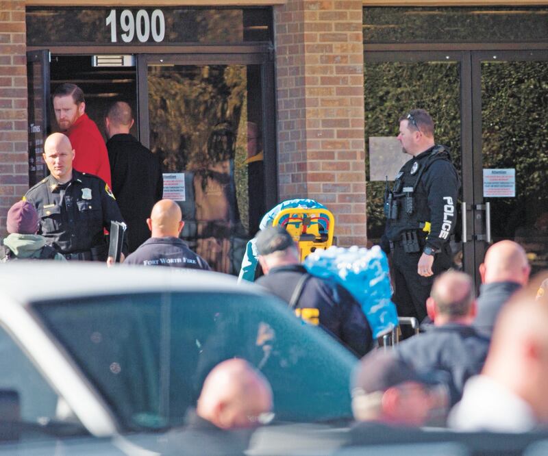 De acuerdo con las autoridades de Texas, el atacante fue abatido por personal de seguridad de la iglesia West Freeway Church of Christ. JUAN FIGUERO. AP