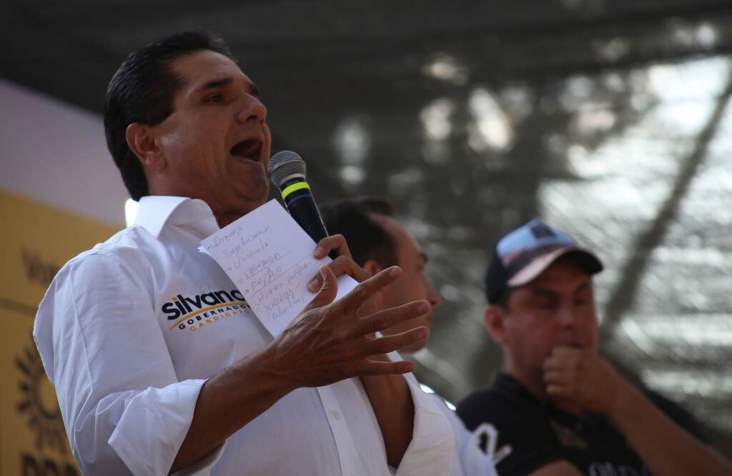 El perredista Silvano Aureoles solicitó al gobierno que actúe contra los bloqueos (ARCHIVO EL UNIVERSAL)