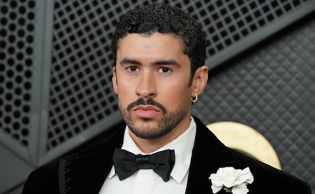 Por qué todos hablan del traje que lució Bad Bunny en los Grammy