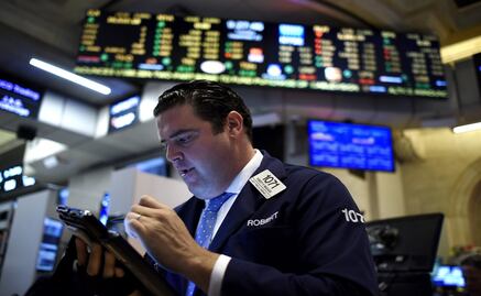 Wall Street se encamina a una nueva caída el lunes; índices retroceden hasta casi 4%