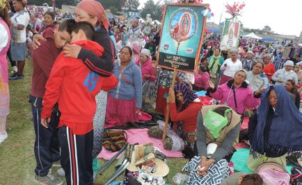 Peregrinan 20 mil mujeres de Querétaro hacia la Basílica