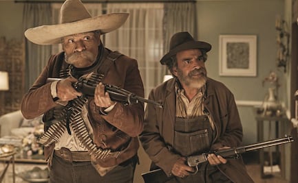 Damián Alcázar hace sátira del gobierno actual