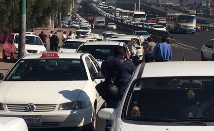 Taxistas de Edomex protestan en la México-Pachuca