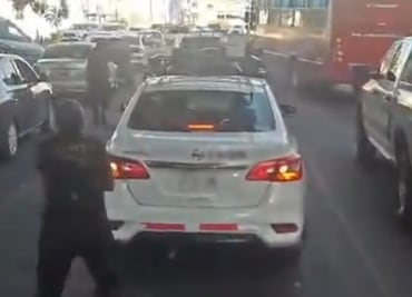 Persecución por auto robado termina en balacera en Guadalajara; no reportan personas lesionadas