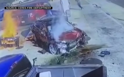 En video: Mujer en estado de ebriedad choca contra bomba de gasolina y causa explosión