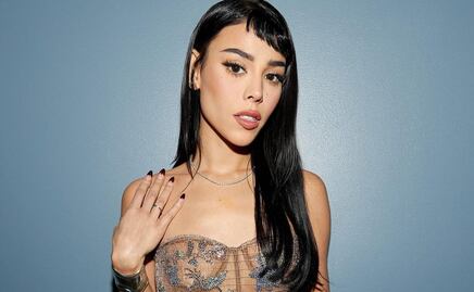 Danna Paola deslumbra con falda midi de abertura pronunciada