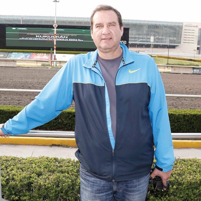 AGUSTÍN SALINAS. EL UNIVERSAL