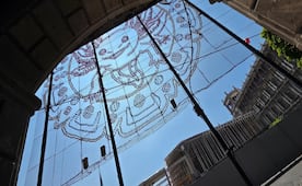 Instalan ajolote luminoso y avanza montaje del FIFA Fan Fest en el Zócalo; continúan las obras rumbo al Mundial 2026