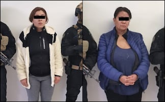 Caen en Iztapalapa dos presuntas integrantes de banda dedicada al robo y desmantelamiento de autos; aseguran droga, armas y placas de circulación