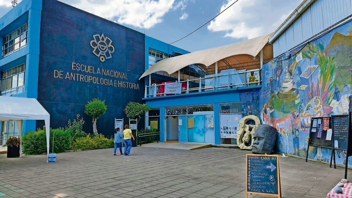 La Escuela Nacional de Antropología e Historia, un referente en la enseñanza de la historia y la arqueología en Latinoamérica, lidia año con año con el presupuesto asignado por el INAH. Aunque ha habido ligeros aumentos, no se compensa el golpe que provoca la inflación acumulada en el país. Foto: Cristopher Cabello | El Universal