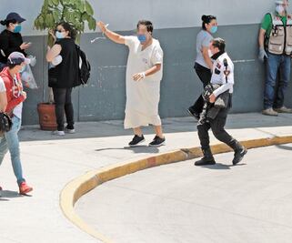 Llega por preinfarto y lo ingresan al área de Covid; huye de hospital