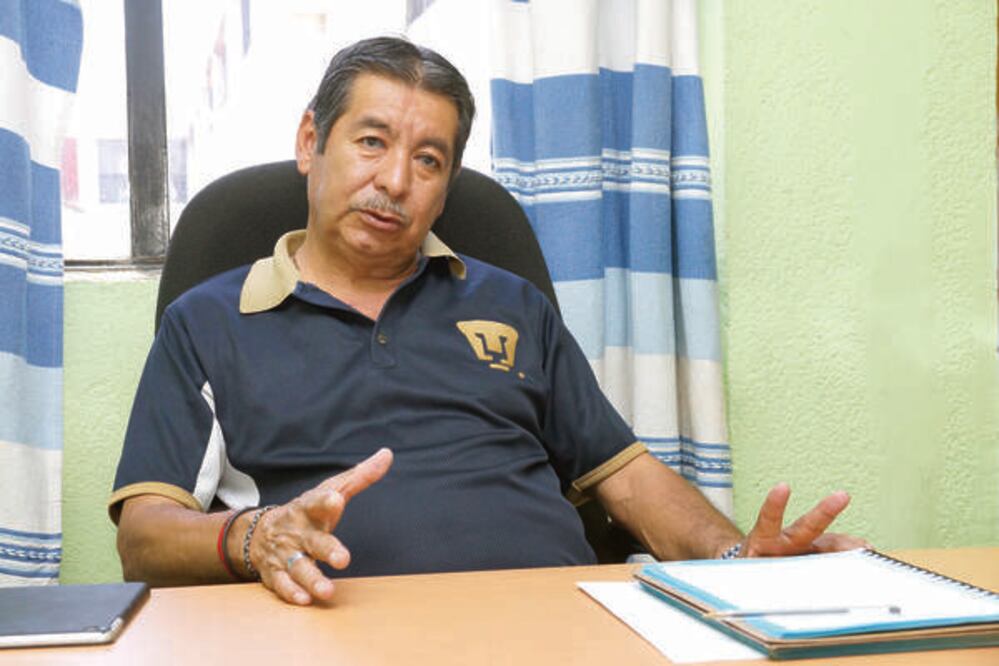 El dirigente de la CNTE, Rubén Núñez Ginez, dice que hasta la fecha el SNTE no ha intentado entrometerse (ARCHIVO EL UNIVERSAL)