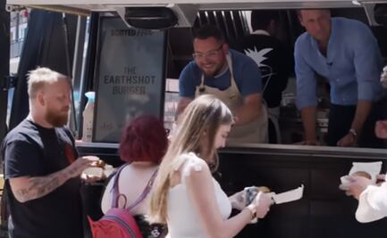 Príncipe William sorprende a comensales sirviendo hamburguesas vegetarianas en un food truck VIDEO