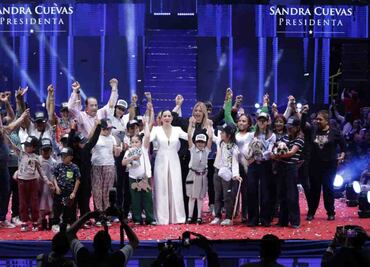 Morena denuncia ante el IECM a Sandra Cuevas por evento en Arena México