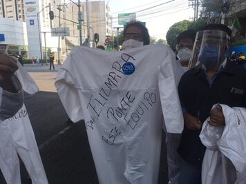 Personal médico bloquea avenida Universidad; exigen insumos contra el Covid
