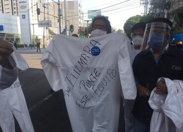 Personal médico bloquea avenida Universidad; exigen insumos contra el Covid