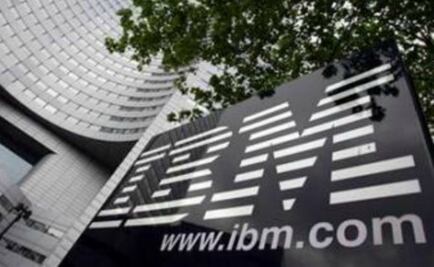 Ingresos de IBM caen por 13er. trimestre consecutivo