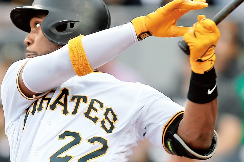 Andrew McCutchen conectó un doblete en el episodio inicial (KEITH SRAKOCIC. AP)