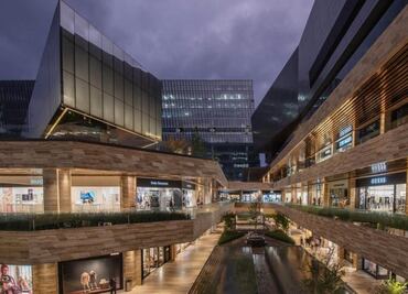 Así es la Plaza Artz Pedregal, donde este miércoles un tiroteo dejó dos muertos