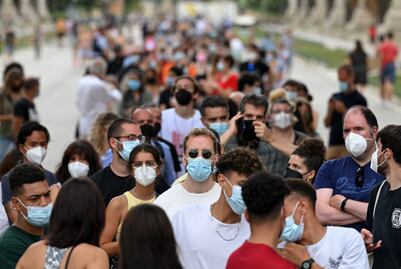 Primeros estudios sobre ómicron sugieren que es de 35% a 80% menos grave