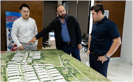 Samuel García recorre trabajos de expansión del Hofusan Industrial Park; el proyecto agrupa 40 empresas trasnacionales