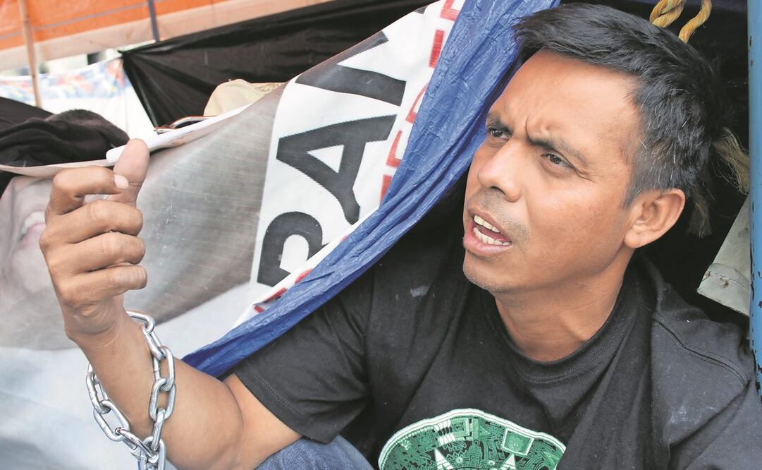 Según el INM, Irineo Mujica tiene una actitud más parecida a la de un tratante de personas. Foto: Archivo. El Universal