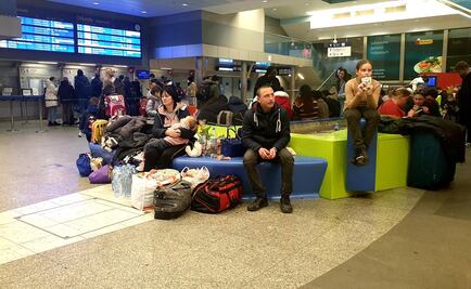 EU suspende deportación de ucranianos en su territorio y dará permiso de trabajo