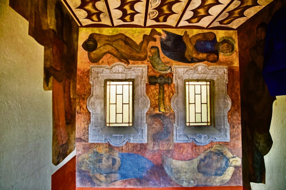 Una de las primeras obras de Siqueiros, Los mitos caídos. Foto: Germán Espinosa / EL UNIVERSAL