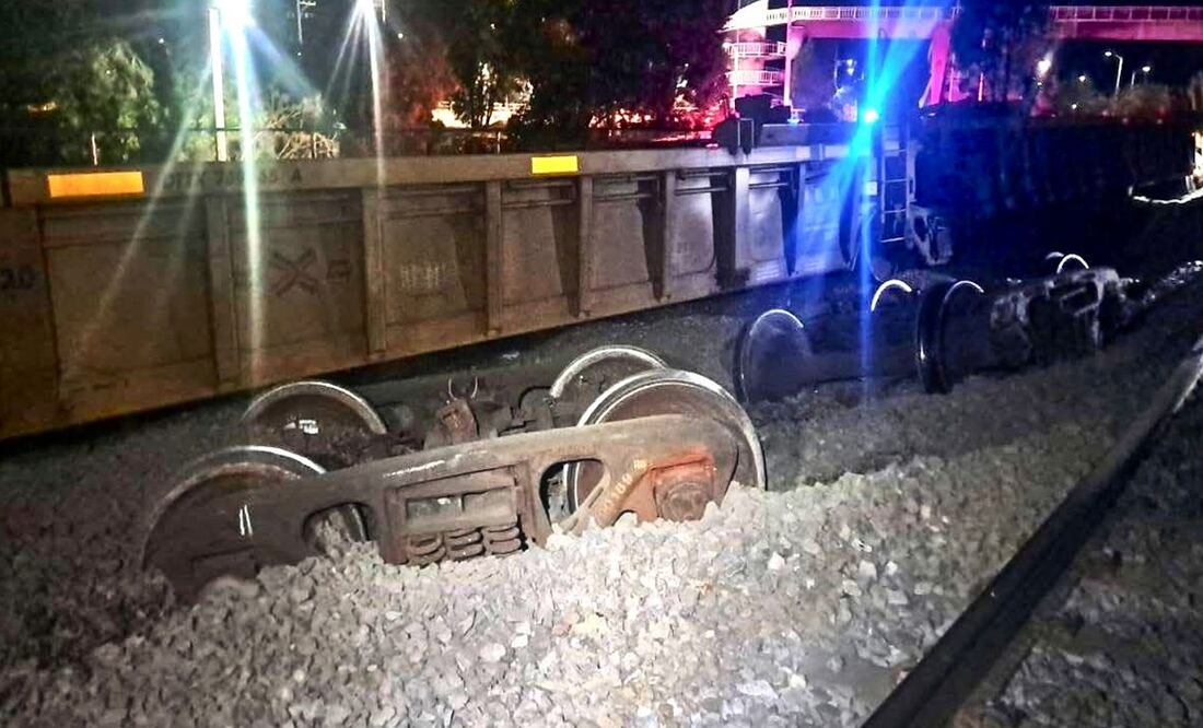 La madrugada de este sábado se descarrilaron 10 vagones del tren que transitaba por plena zona urbana de la capital de Zacatecas. Foto: especial