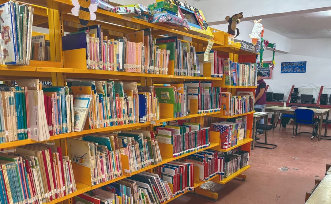 Las bibliotecas Tlalcuillocan e Icemayan son dos recintos municipales con los que cuenta Chimalhuacán para atender a sus más de 705 mil habitantes. Foto: Santiago Cadena/ EL UNIVERSAL