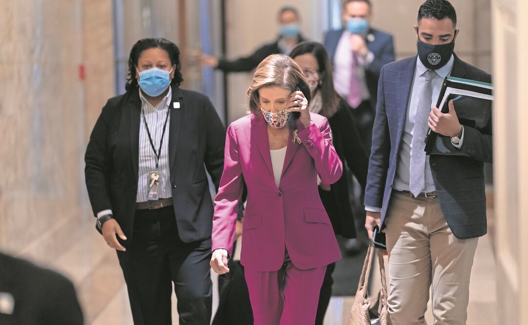 Nancy Pelosi (der.), presidenta de la Cámara de Representantes. Foto: J. Scott Applewhite. AP