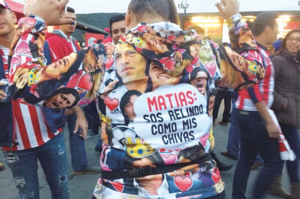 Por sus Chivas, una fan radicada en EU, arriesga el todo por el todo (HÉCTOR A. MORALES. EL UNIVERSAL)