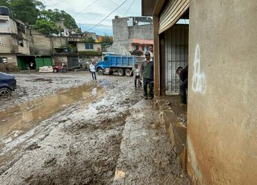 Aplican Plan DN-III-E tras desbordamiento de río en Tejupilco que dejó 300 viviendas dañadas