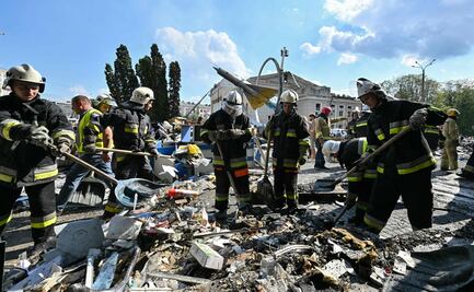 Ataque en el centro de Ucrania deja al menos 20 muertos; Zelensky lo califica de "acto de terrorismo"