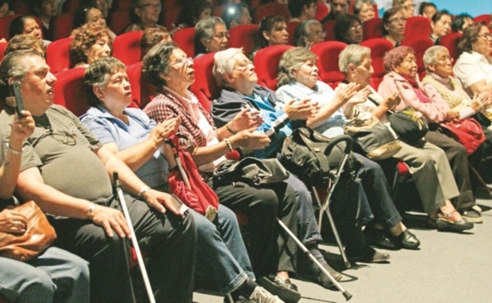 Proponen reforma para garantizar el derecho al trabajo para adultos mayores en la CDMX