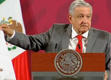 AMLO saca "pañuelito blanco" a conservadores por la corrupción