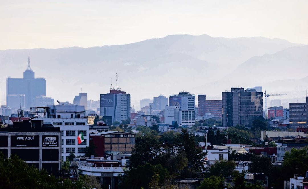Parte de los problemas que enfrenta la Ciudad, como movilidad, contaminación y el abasto de agua, se deben a la falta de planeación, opinó el diputado Royfid Torres de MC. Foto: Hugo Salvador / EL UNIVERSAL