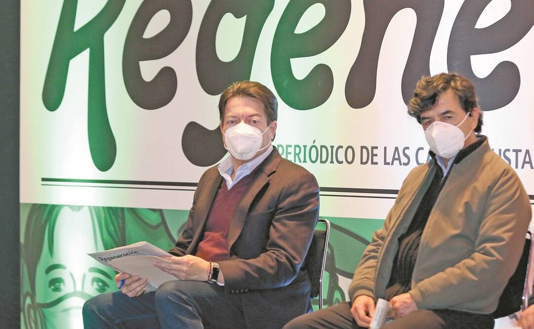 El líder de Morena, Mario Delgado, y el vocero de la Presidencia, Jesús Ramírez Cuevas, durante el lanzamiento de Regeneración. Foto: Carlos Mejía. EL UNIVERSAL