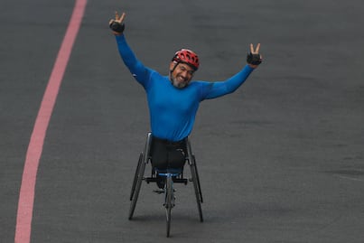 Gonzalo Valdovinos consigue su revancha en el Maratón de la CDMX, tras la caída que sufrió el año pasado