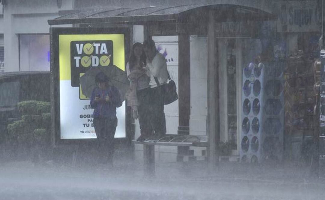 Bad weather over Mexico City, in the eastern and southern areas. (Photo: Taken from @webcamsdemexico)
