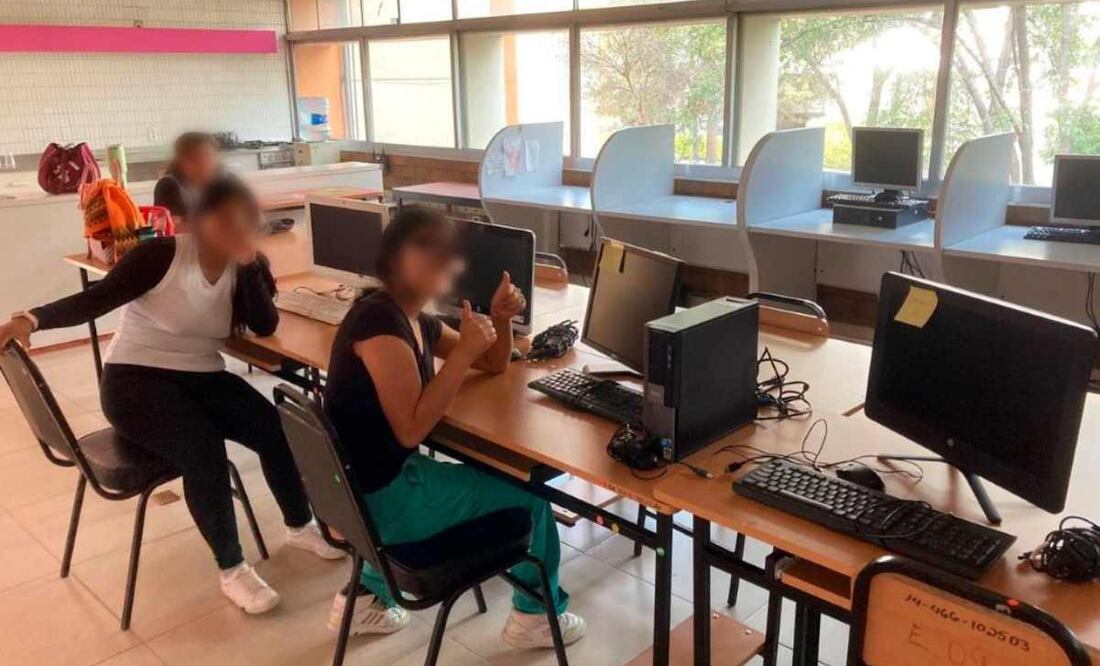 Académico de la UNAM salva equipos de cómputo. Foto: Especial.