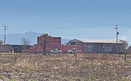 El silencio impera en torno al rancho que oculta muerte
